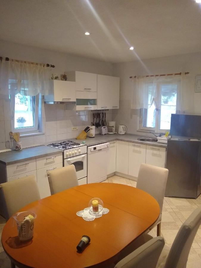 Holiday Home Bura Ровинь Экстерьер фото