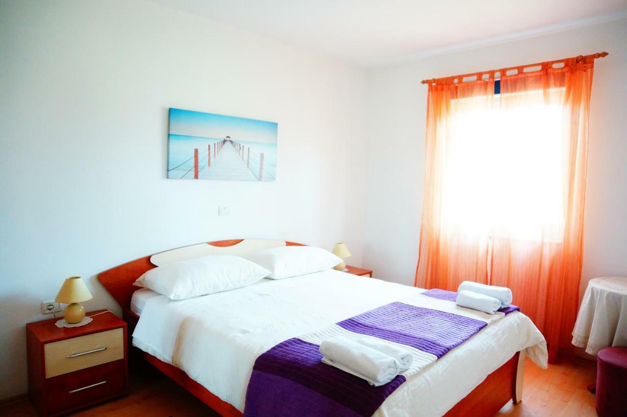 Holiday Home Bura Ровинь Экстерьер фото