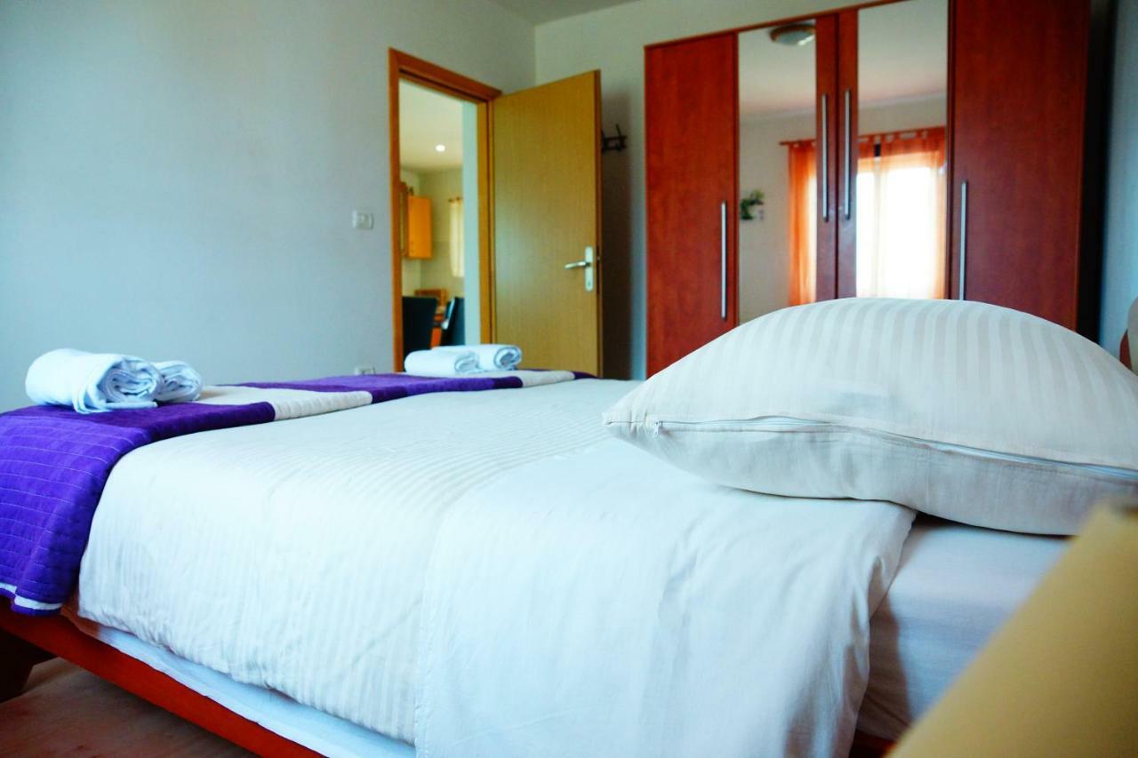 Holiday Home Bura Ровинь Экстерьер фото