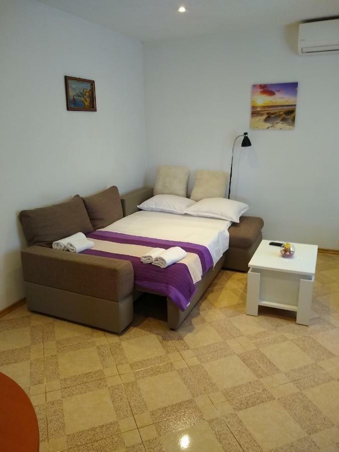 Holiday Home Bura Ровинь Экстерьер фото